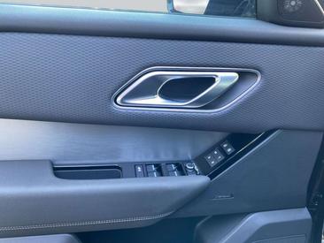 Land Rover Range Rover Velar D200 R-Dynamic SE — photo 13