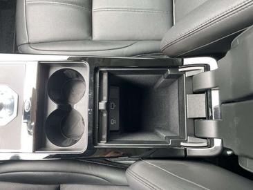 Land Rover Range Rover Evoque P300e R-Dynamic S Blanc — photo 28