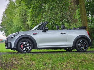 Mini Cabrio John Cooper Works — photo 7