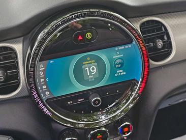 Mini Cabrio John Cooper Works — photo 26
