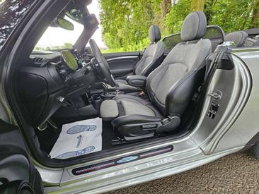 Mini Cabrio John Cooper Works — photo 28