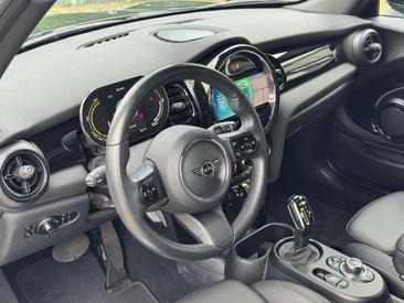 Mini Cooper SE Yours — photo 9