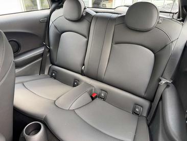 Mini Cooper SE Yours — photo 11