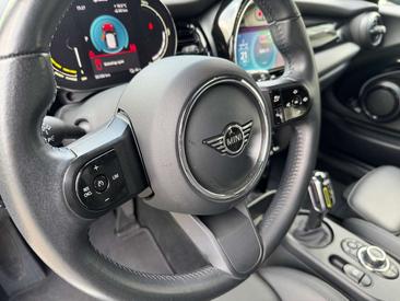 Mini Cooper SE Yours — photo 12