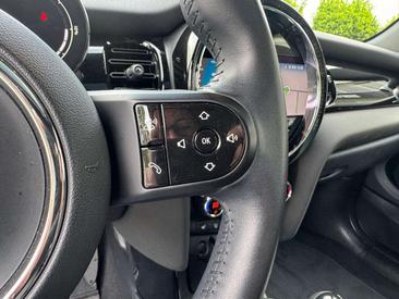 Mini Cooper SE Yours — photo 14