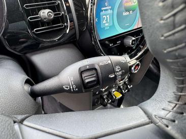 Mini Cooper SE Yours — photo 16
