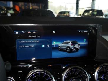 Mercedes GLA 250 AMG Line — photo 17