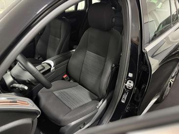 Mercedes EQC 400 — photo 14