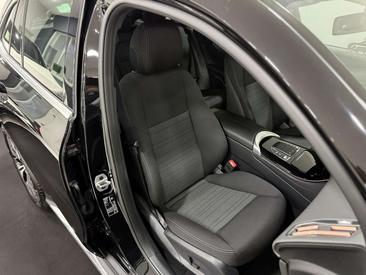 Mercedes EQC 400 — photo 23