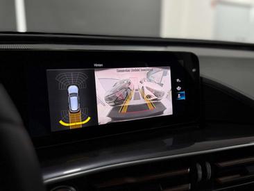 Mercedes EQC 400 — photo 29