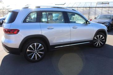 Mercedes GLB 220 — photo 9