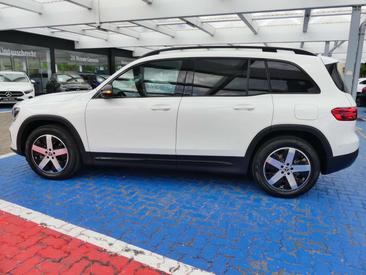 Mercedes GLB 220 Night Edition — photo 2