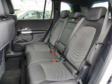 Mercedes GLB 220 Night Edition — photo 9