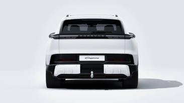 Porsche Cayenne E4 Electric — photo 7