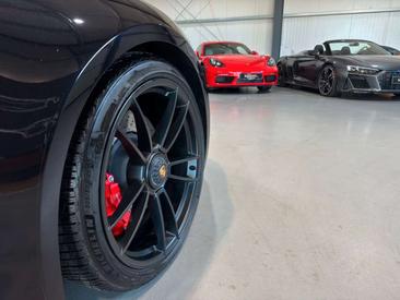 Porsche Carrera GT — photo 19