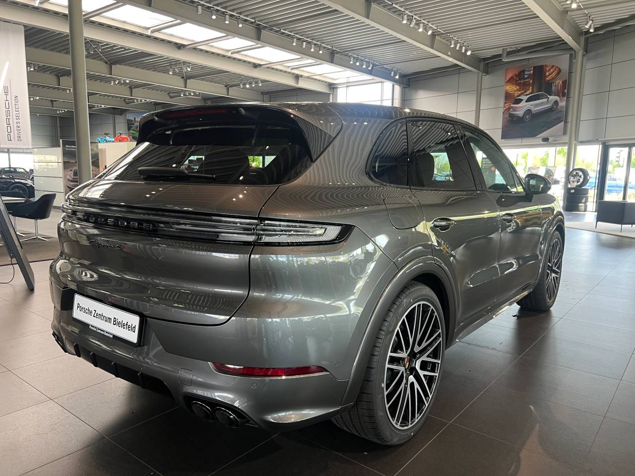 Porsche Cayenne III ph2 S E-Hybrid - 2025 - Joinsteer - #9