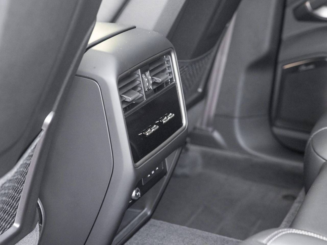 Porsche Cayenne III ph2 Turbo E-Hybrid - 2025 - Joinsteer - #23