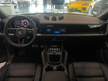 Porsche Cayenne III S Coupé — photo 17