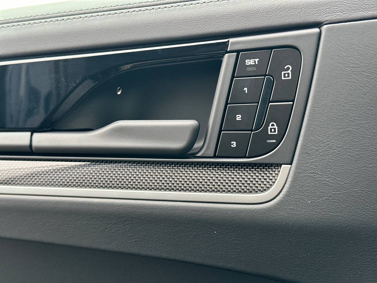 Porsche Cayenne III ph2 E-Hybrid - 2025 - Joinsteer - #16