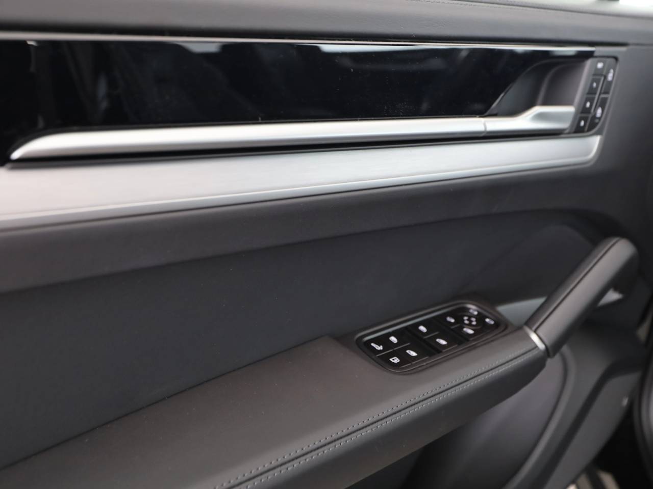 Porsche Cayenne III ph2 E-Hybrid - 2025 - Joinsteer - #15