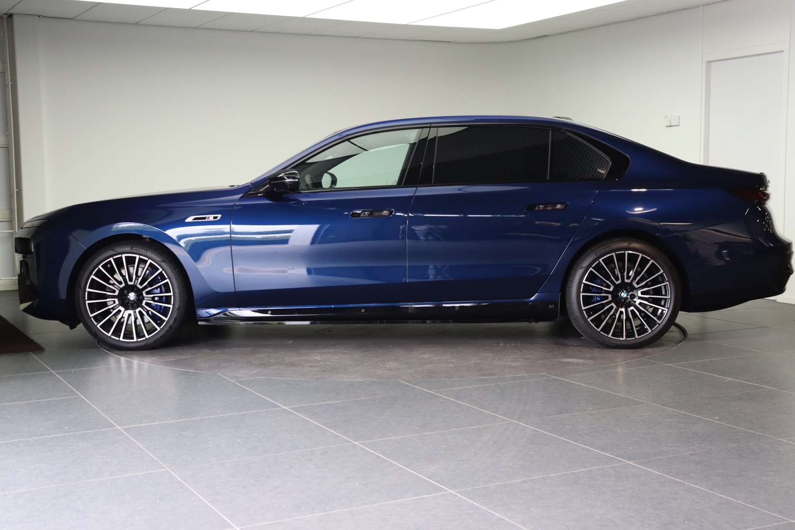 BMW I7 High Executive M70 XDrive - 2025 - Joinsteer - #2