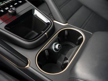 Porsche Cayenne III Turbo E-Hybrid — photo 30