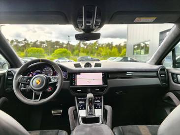 Porsche Cayenne III Turbo GT — photo 18