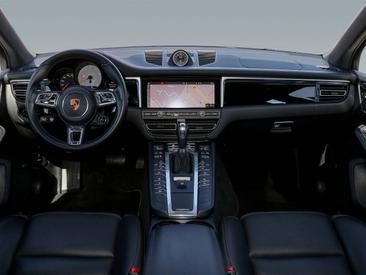 Porsche Macan S — photo 11
