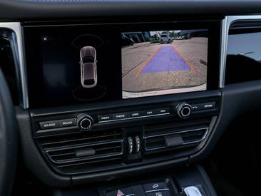 Porsche Macan S — photo 16