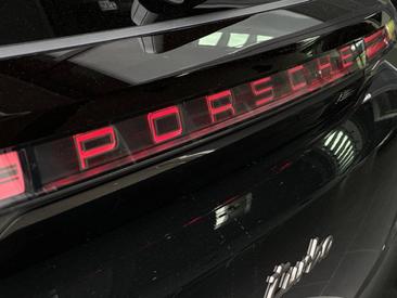 Porsche Cayenne E4 Turbo Electric — photo 10