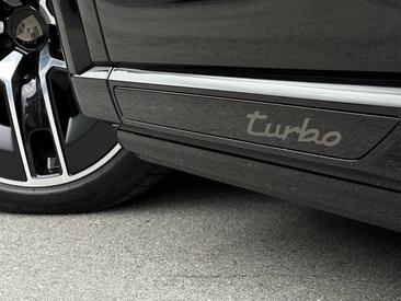 Porsche Cayenne E4 Turbo Electric — photo 11