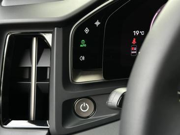 Porsche Cayenne E4 Turbo Electric — photo 20