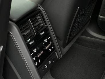 Porsche Cayenne E4 Turbo Electric — photo 22