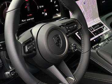 Porsche Cayenne E4 Turbo Electric — photo 23