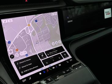 Porsche Cayenne E4 Turbo Electric — photo 26