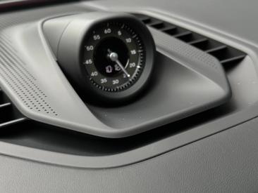 Porsche Cayenne E4 Turbo Electric — photo 30