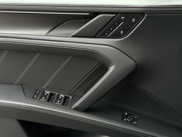 Porsche Cayenne E4 Turbo Electric — photo 31
