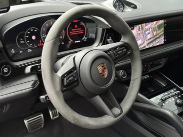 Porsche Cayenne III GTS Coupé — photo 10