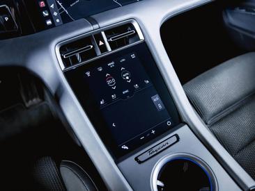 Porsche Taycan Turbo S — photo 22