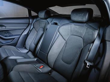 Porsche Taycan Turbo S — photo 26