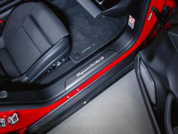 Porsche Taycan Turbo S — photo 28