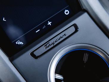 Porsche Taycan Turbo S — photo 42