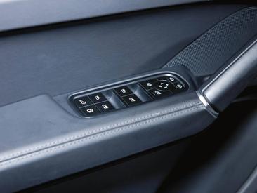 Porsche Cayenne III E-Hybrid Coupé Platinum Edition — photo 22