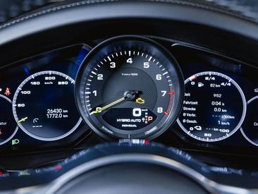 Porsche Cayenne III E-Hybrid Coupé Platinum Edition — photo 33