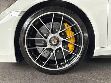 Porsche 991 II Turbo S Cabriolet — photo 6