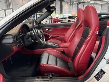 Porsche 991 II Turbo S Cabriolet — photo 7
