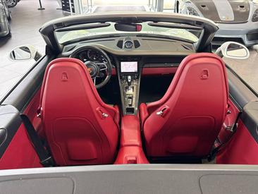 Porsche 991 II Turbo S Cabriolet — photo 19