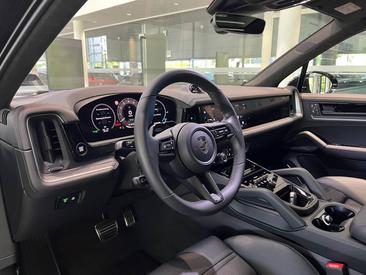 Porsche Cayenne III Turbo E-Hybrid — photo 14