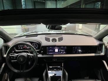 Porsche Cayenne III Turbo E-Hybrid — photo 17