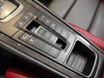Porsche 991 II Turbo S Cabriolet — photo 27